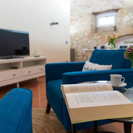 In Historic With Pool And Tennis *