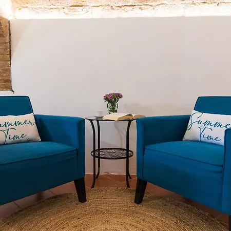 In Historic With Pool And Tennis בית נופש *