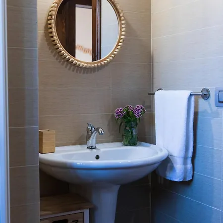 בית נופש In Historic With Pool And Tennis *