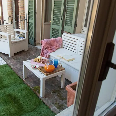 בית נופש In Historic With Pool And Tennis