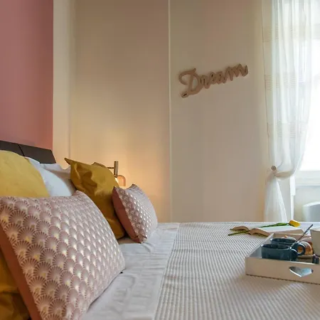 In Historic With Pool And Tennis Feriehus Bargni