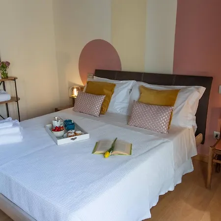 In Historic With Pool And Tennis Feriehus *