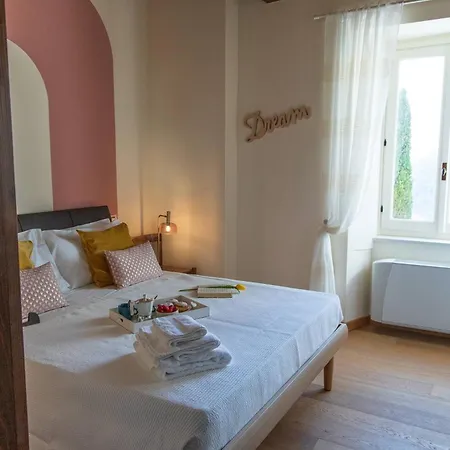 In Historic With Pool And Tennis *