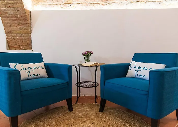 In Historic With Pool And Tennis Holiday home *