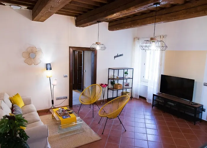 In Historic With Pool And Tennis Bargni