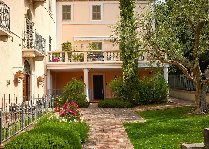 In Historic With Pool And Tennis